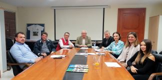 Συνάντηση του Δημάρχου Αμαρουσίου Θ. Αμπατζόγλου με τον Διευθυντή 8ου Γυμνασίου Αμαρουσίου και τους εκπροσώπους του Συλλόγου Γονέων και Κηδεμόνων και της μαθητικής κοινότητας του Σχολείου