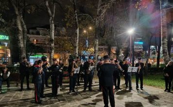 Xριστουγεννιάτικες μελωδίες από τη Φιλαρμονική μας στην Πλατεία Ελευθερίας