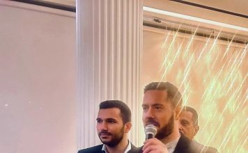 Πλήθος κόσμου παρευρέθηκε στην εορταστική γαλάζια βραδιά που διοργάνωσε ο Παναγιώτης Μακροποδάρας μαζί με τον Στέλιο Μαρκάκη στα βόρεια