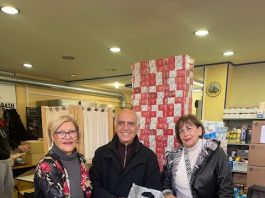 Προσφορά ανθρωπιάς από τον Φιλοπρόοδο Σύλλογο Πολιτείας στο Κοινωνικό Παντοπωλείο Ν. Ερυθραίας Προσφορά ανθρωπιάς από τον Φιλοπρόοδο Σύλλογο Πολιτείας στο Κοινωνικό Παντοπωλείο Ν. Ερυθραίας
