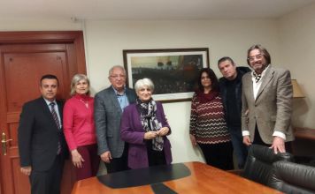 Συνάντηση του Δημάρχου Αμαρουσίου Θ. Αμπατζόγλου με την Επιτροπή του Παραρτήματος Bόρειου Τομέα της Ένωσης Απανταχού Μανιατών “H MANH”