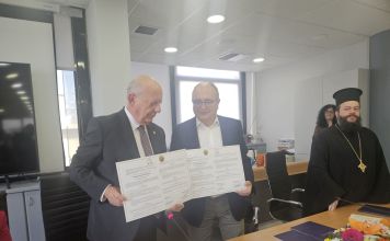 Και επίσημα πόλεις αδελφοποιημένες ο Δήμος Ηρακλείου Αττικής και ο Δήμος Μόρφου – Οι δήμαρχοι υπέγραψαν το πρωτόκολλο συνεργασίας