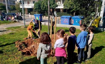 Περιβαλλοντική ευαισθητοποίηση μαθητών με δράση φύτευσης στην πλατεία Κιοσέ