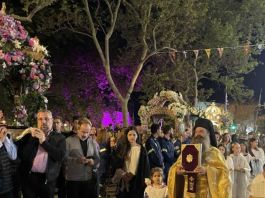 Σε κατάνυξη η συνάντηση Τριών Επιταφίων στην Πλατεία Πλατάνου παρουσία του ΠτΔ
