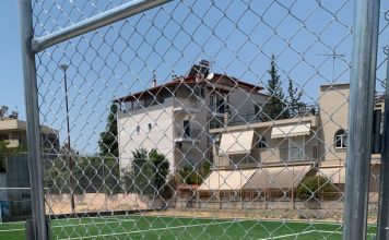 Παραδόθηκε η περίφραξη στο γήπεδο 5Χ5 επί της οδού Β. Ηπείρου, στη Λυκόβρυση