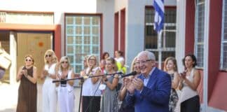 Στον Αγιασμό του 8ου Δημοτικού Σχολείου, ο Δήμαρχος Αμαρουσίου Θεόδωρος Αμπατζόγλου – Στον Αγιασμό του 1ου Δημοτικού Σχολείου Αμαρουσίου ο Κυβερνητικός Εκπρόσωπος Παύλος Μαρινάκης