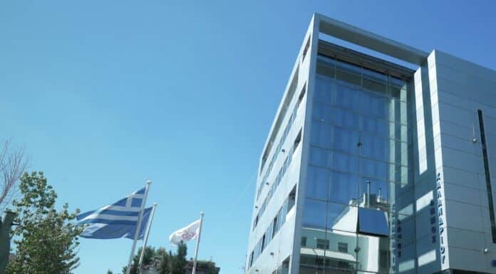 Η σημαία της Μικρασιατικής Μνήμης υψώθηκε στο Δημαρχείο Χαλανδρίου