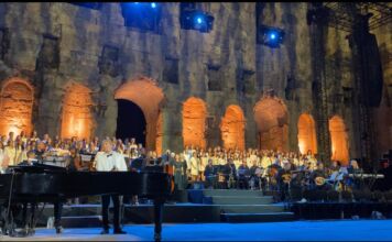 Λαμπερή παρουσία της χορωδίας του Δήμου Λυκόβρυσης Πεύκης στο Ηρώδειο!