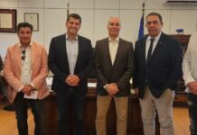 Συνάντηση του Δημάρχου Κηφισιάς B. Ξυπολυτά με το νέο ΔΣ του Εμπορικού Συλλόγου Κηφισιάς