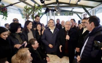 Τον Πρωθυπουργό της χώρας Κυριάκο Μητσοτάκη υποδέχτηκε στο Μαρούσι ο Δήμαρχος της πόλης Θεόδωρος Αμπατζόγλου
