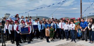 Από τα Βριλήσσια στο Αγαθονήσι: Με έντονο συμβολισμό η παρέλαση για την 25η Μαρτίου