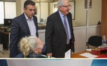 Κατ’ οίκον διανομή ειδών πρώτης ανάγκης από το Κοινωνικό Παντοπωλείο του Δήμου Αμαρουσίου