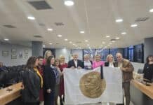 Με τον τίτλο του επίτιμου δημότη Ηρακλείου Αττικής τιμήθηκε ο πρώην δήμαρχος Muhldorf Günther Knoblauch