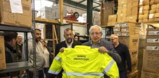 Παράδοση Μέσων Ατομικής Προστασίας στους εργαζόμενους Καθαριότητας και Τεχνικών Υπηρεσιών από τον Δήμαρχο Αμαρουσίου Θεόδωρο Αμπατζόγλου