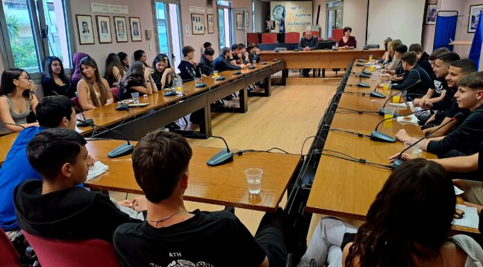 Συνάντηση του δημάρχου Χαλανδρίου με μαθητές του 4ου Λυκείου