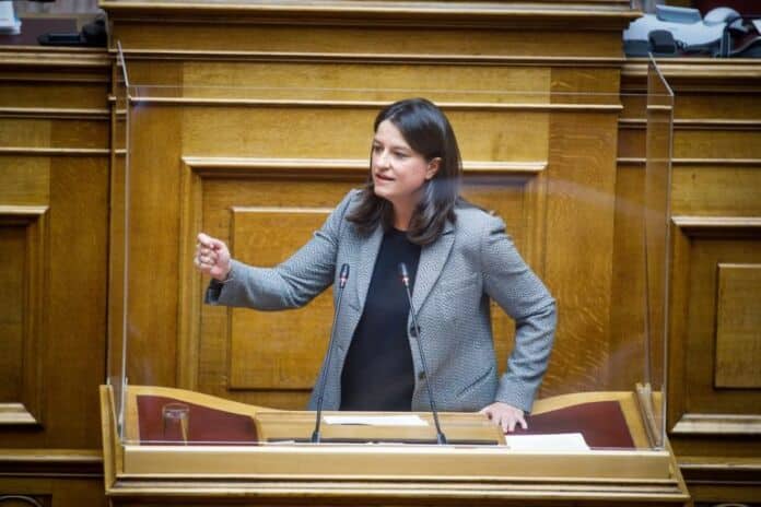 ΚΕΡΑΜΕΩΣ ΝΙΚΗ ΥΠΟΥΡΓΟΣ ΠΑΡΟΥΣΙΑΣΗ ΤΟΥ ΕΘΝΙΚΟΥ ΣΧΕΔΙΟΥ ΔΡΑΣΗΣ ΓΙΑ ΤΗΝ ΠΡΟΣΤΑΣΙΑ ΤΩΝ ΠΑΙΔΙΩΝ ΑΠΟ ΤΗΝ ΣΕΞΟΥΑΛΙΚΗ ΚΑΚΟΠΟΙΗΣΗ ΚΑΙ ΕΚΜΕΤΑΛΛΕΥΣΗ ΣΤΙΣ ΕΠΙΤΡΟΠΕΣ ΤΗΣ ΒΟΥΛΗΣ(ΓΙΩΡΓΟΣ ΚΟΝΤΑΡΙΝΗΣ/EUROKINISSI)