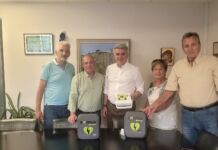 Προσφορά δύο απινιδωτών από τον Φυσιολατρικό Όμιλο Ν. Ιωνίας στο Δήμο.