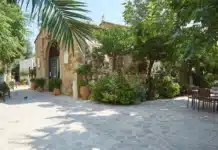 Mε κατάνυξη πλήθος πιστών γιόρτασαν την Παναγία τη Νερατζιώτισσα