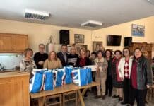 Ο Όμιλος «ΠΝΟΗ» προσέφερε απινιδωτή και είδη πρώτης ανάγκης στο Κεντρικό ΚΑΠΗ του Δήμου Αμαρουσίου Ο Όμιλος «ΠΝΟΗ» προσέφερε απινιδωτή και είδη πρώτης ανάγκης στο Κεντρικό ΚΑΠΗ του Δήμου Αμαρουσίου