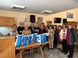 Ο Όμιλος «ΠΝΟΗ» προσέφερε απινιδωτή και είδη πρώτης ανάγκης στο Κεντρικό ΚΑΠΗ του Δήμου Αμαρουσίου Ο Όμιλος «ΠΝΟΗ» προσέφερε απινιδωτή και είδη πρώτης ανάγκης στο Κεντρικό ΚΑΠΗ του Δήμου Αμαρουσίου