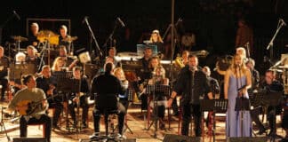 Ένα ολοκληρωμένο μουσικό οικοσύστημα με δωρεάν μαθήματα, ορχήστρες, χορωδία και συναυλίες ανοιχτές σε όλους Ένα ολοκληρωμένο μουσικό οικοσύστημα με δωρεάν μαθήματα, ορχήστρες, χορωδία και συναυλίες ανοιχτές σε όλους