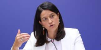 ΥΠΕΚΑ Ν.Κεραμέως: Ενισχύουμε τους εργαζόμενους γονείς διευκολύνοντάς τους στη λήψη της γονικής άδειας ΥΠΕΚΑ Ν.Κεραμέως: Ενισχύουμε τους εργαζόμενους γονείς διευκολύνοντάς τους στη λήψη της γονικής άδειας