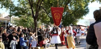 Με τη μαθητική παρέλαση κορυφώθηκαν οι εκδηλώσεις τιμής και μνήμης για την εθνική επέτειο της 28ης Οκτωβρίου 1940 – Το μήνυμα του δημάρχου Χαλανδρίου Με τη μαθητική παρέλαση κορυφώθηκαν οι εκδηλώσεις τιμής και μνήμης για την εθνική επέτειο της 28ης Οκτωβρίου 1940 – Το μήνυμα του δημάρχου Χαλανδρίου